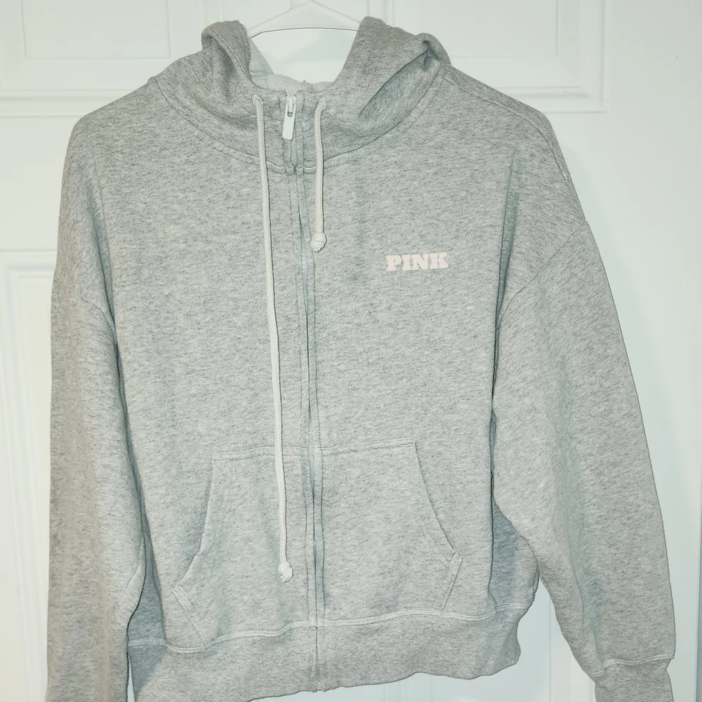PINK Victoria's Secret Light Gray Sweatshirt girl woman kit - Picture 1 of 3